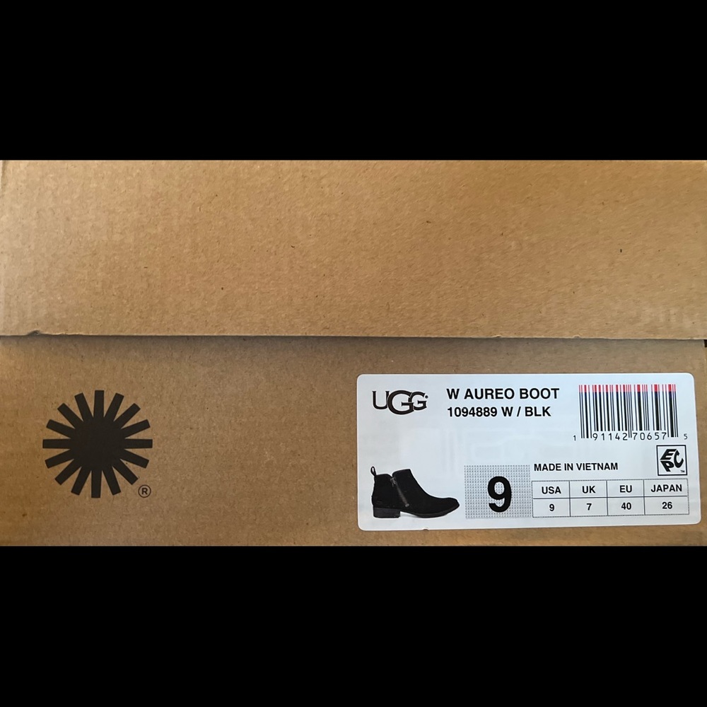 UGG W Aureo Boot Black Suede SZ 9